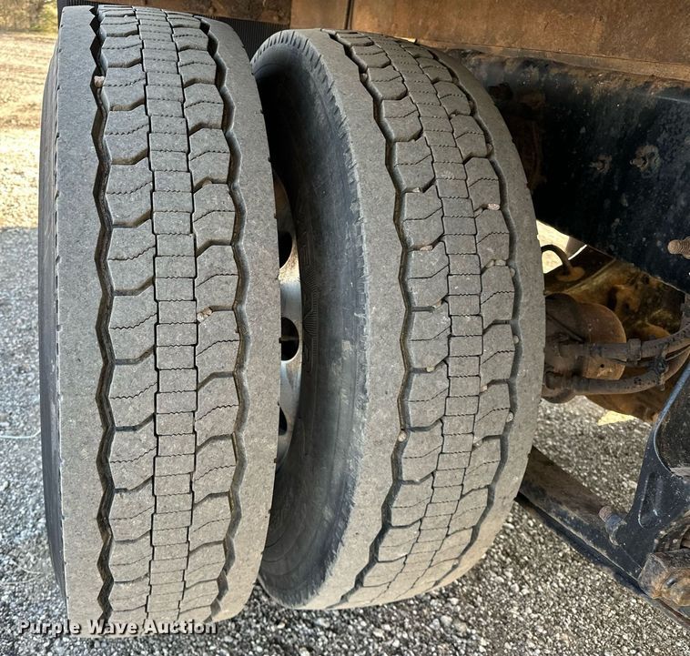 image for item OM9789 2016 International  4400 SBA side curtain box truck