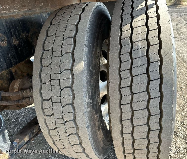 image for item OM9789 2016 International  4400 SBA side curtain box truck