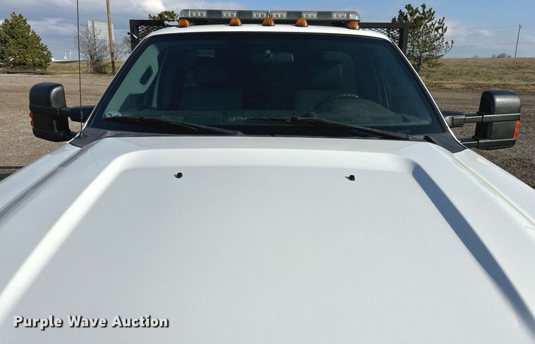 image for item OM9799 2015 Ford F450 Super Duty flatbed truck