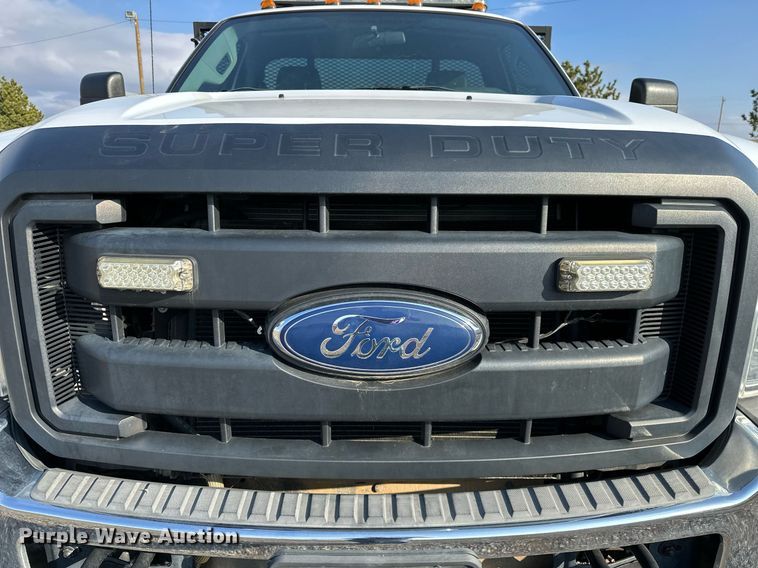 image for item OM9799 2015 Ford F450 Super Duty flatbed truck