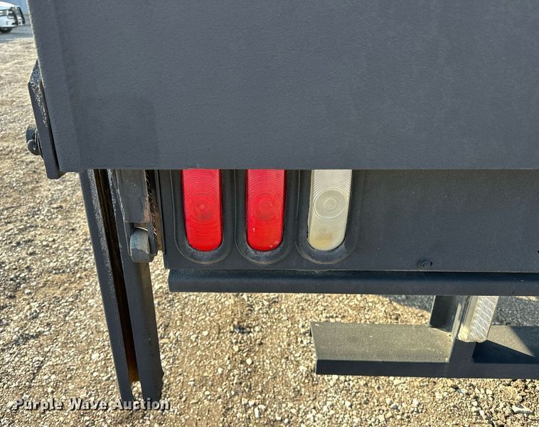 image for item OM9799 2015 Ford F450 Super Duty flatbed truck