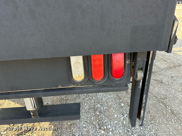 image for item OM9799 2015 Ford F450 Super Duty flatbed truck