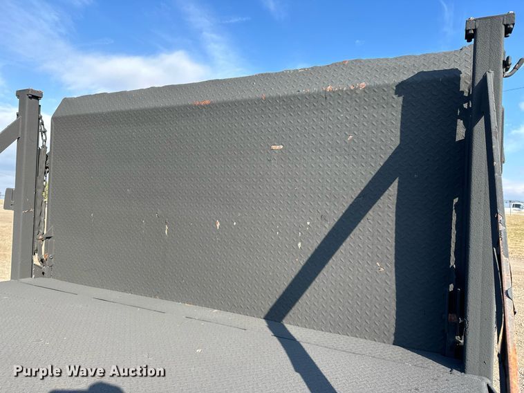 image for item OM9799 2015 Ford F450 Super Duty flatbed truck