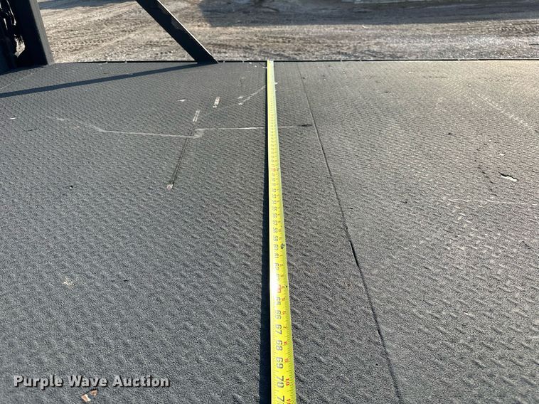 image for item OM9799 2015 Ford F450 Super Duty flatbed truck