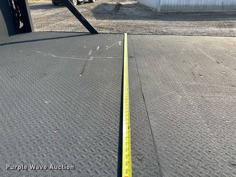 image for item OM9799 2015 Ford F450 Super Duty flatbed truck