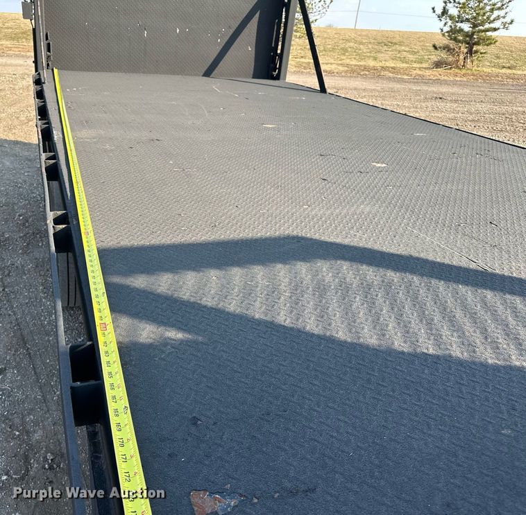 image for item OM9799 2015 Ford F450 Super Duty flatbed truck