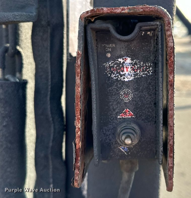 image for item OM9799 2015 Ford F450 Super Duty flatbed truck