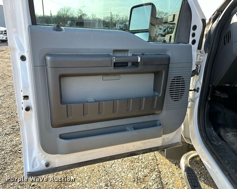 image for item OM9799 2015 Ford F450 Super Duty flatbed truck