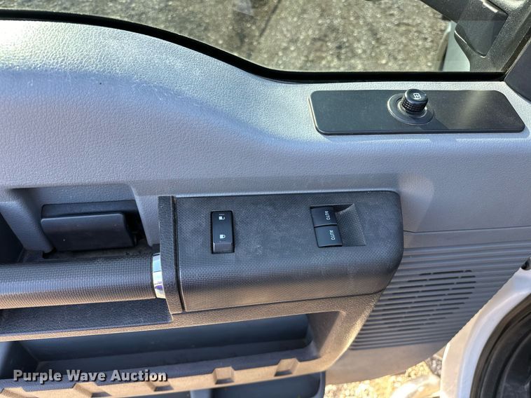 image for item OM9799 2015 Ford F450 Super Duty flatbed truck