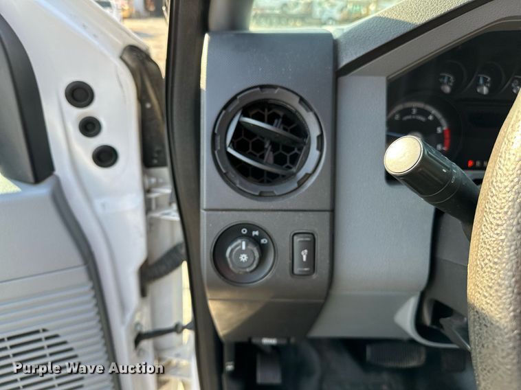 image for item OM9799 2015 Ford F450 Super Duty flatbed truck