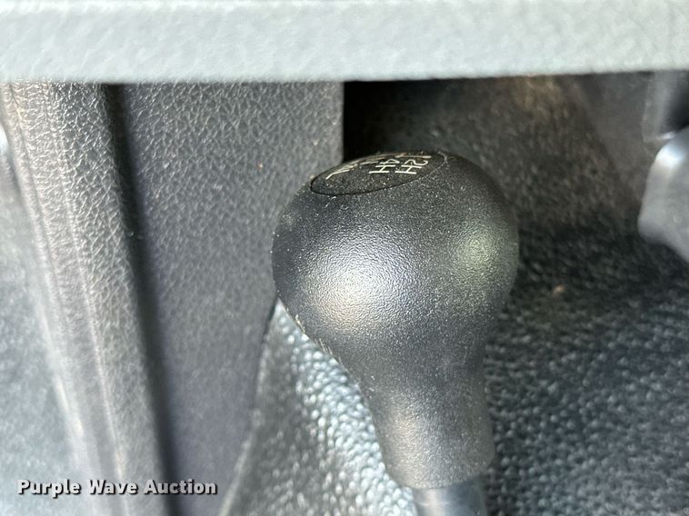 image for item OM9799 2015 Ford F450 Super Duty flatbed truck