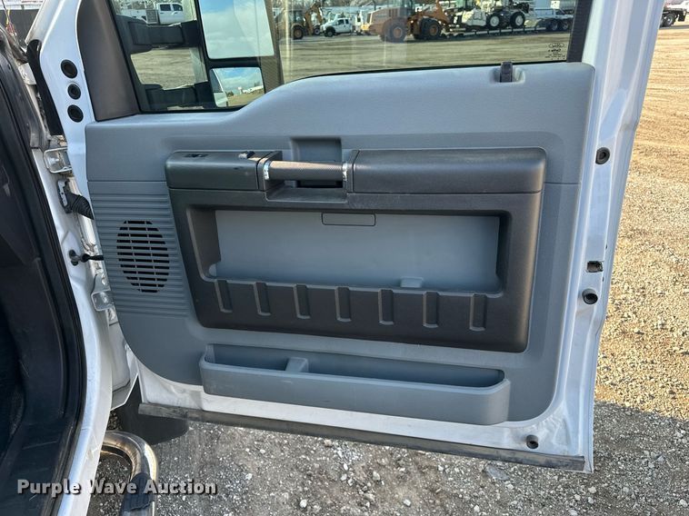 image for item OM9799 2015 Ford F450 Super Duty flatbed truck