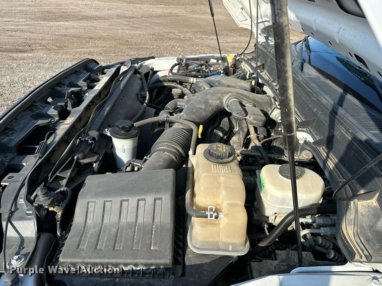 image for item OM9799 2015 Ford F450 Super Duty flatbed truck