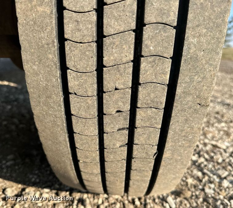 image for item OM9799 2015 Ford F450 Super Duty flatbed truck