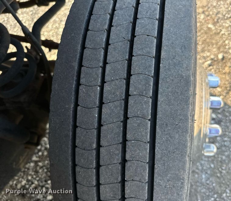 image for item OM9799 2015 Ford F450 Super Duty flatbed truck