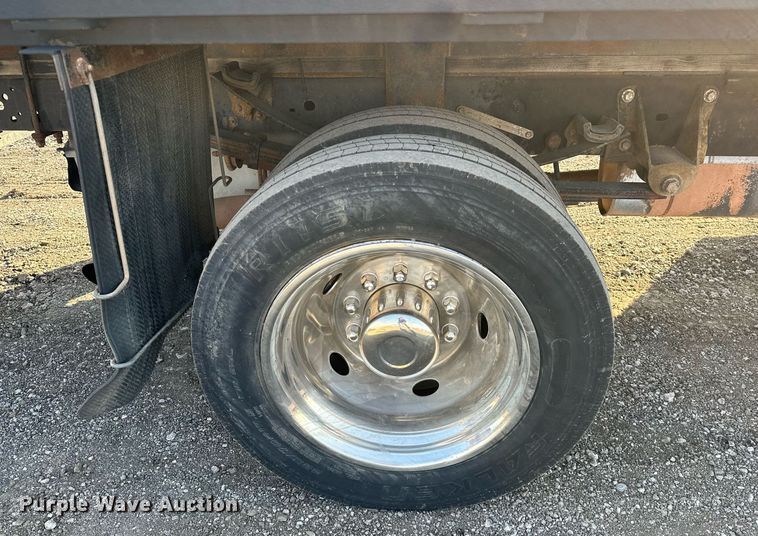 image for item OM9799 2015 Ford F450 Super Duty flatbed truck