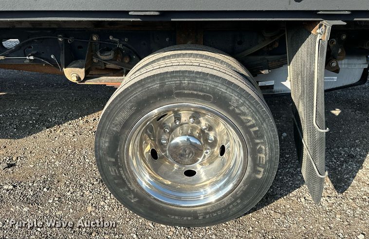 image for item OM9799 2015 Ford F450 Super Duty flatbed truck