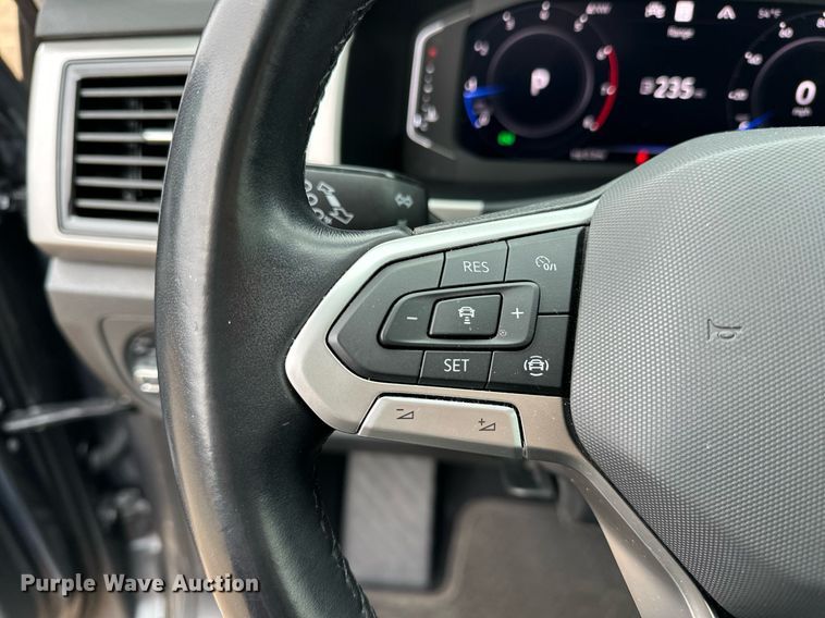 image for item OM9817 2021 Volkswagen  Atlas  SUV