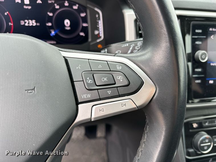 image for item OM9817 2021 Volkswagen  Atlas  SUV