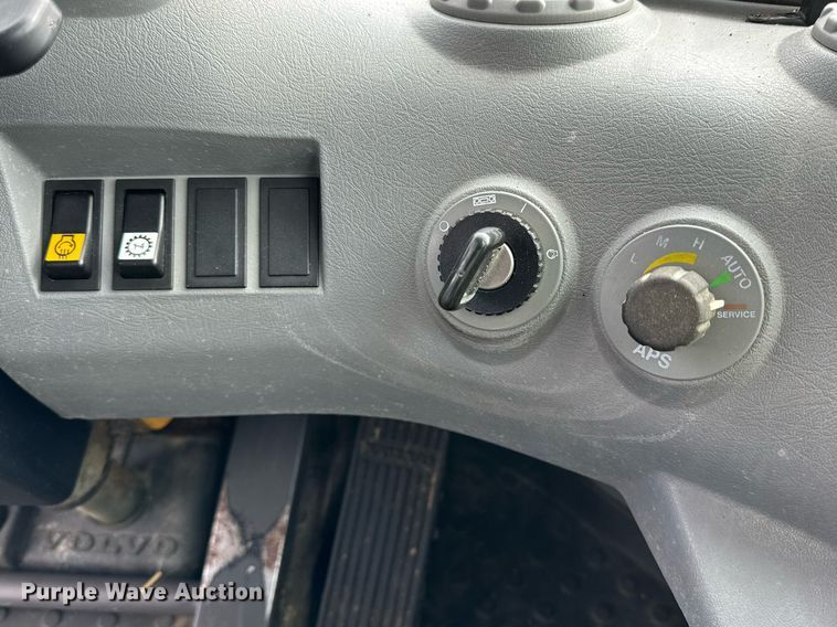 image for item DG4254 2006 Volvo L90E wheel loader