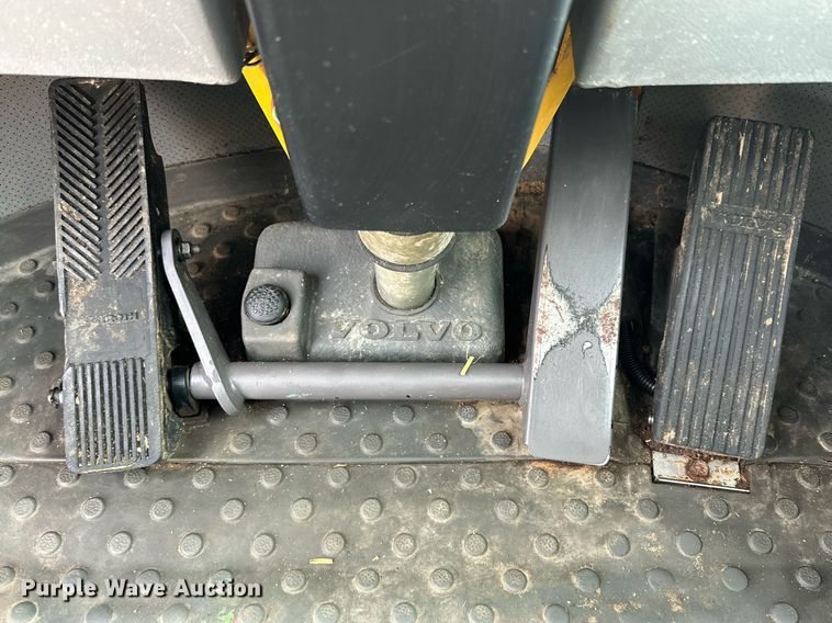 image for item DG4254 2006 Volvo L90E wheel loader