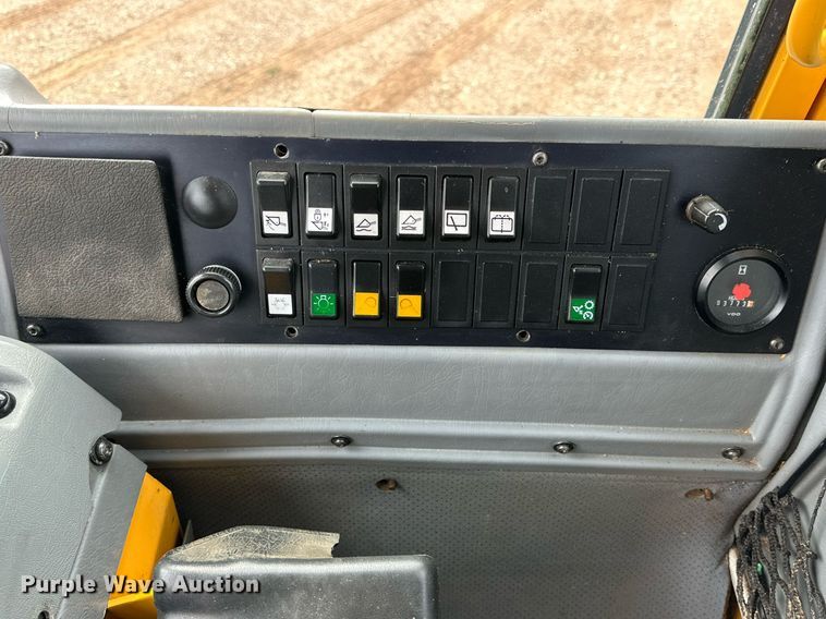 image for item DG4254 2006 Volvo L90E wheel loader