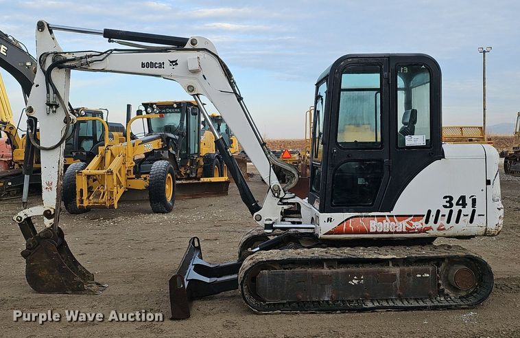 image for item DK0535 2003 Bobcat 341D mini excavator