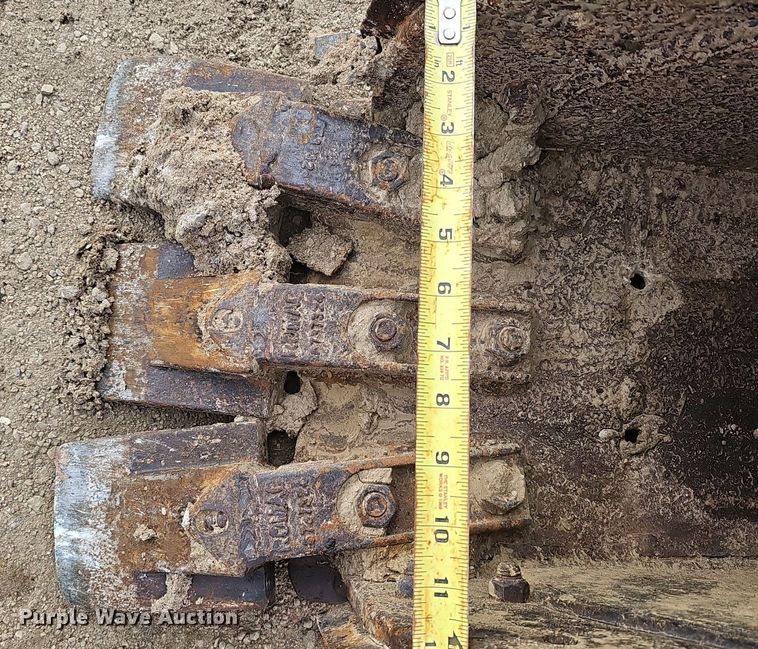 image for item DK0535 2003 Bobcat 341D mini excavator