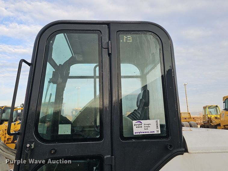 image for item DK0535 2003 Bobcat 341D mini excavator