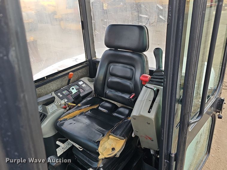 image for item DK0535 2003 Bobcat 341D mini excavator