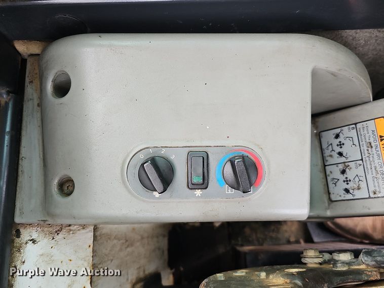 image for item DK0535 2003 Bobcat 341D mini excavator