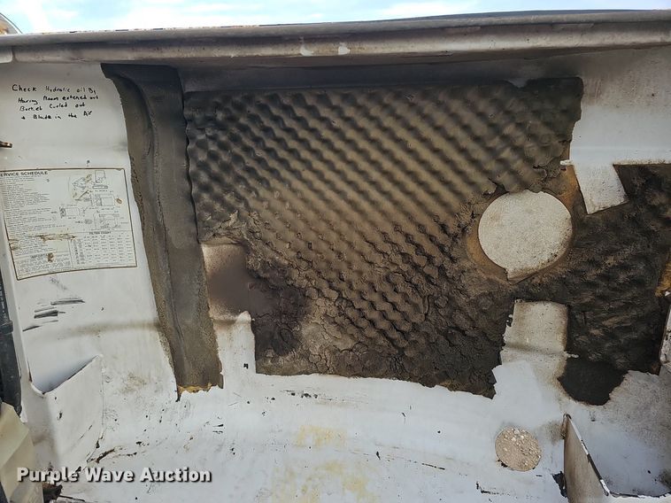 image for item DK0535 2003 Bobcat 341D mini excavator