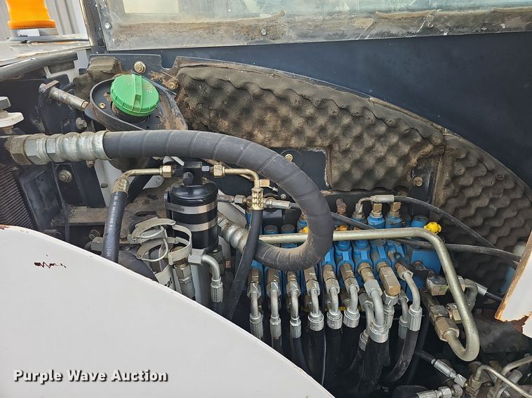 image for item DK0535 2003 Bobcat 341D mini excavator