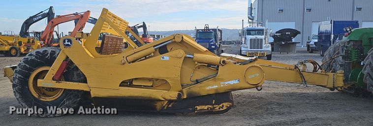 image for item DK0536 2004 John Deere 1810E scraper