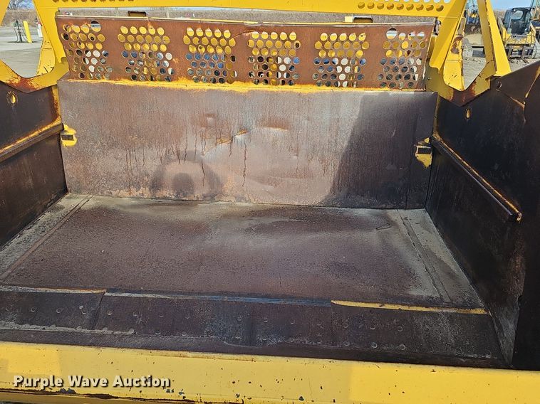 image for item DK0536 2004 John Deere 1810E scraper