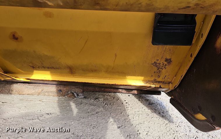 image for item DK0536 2004 John Deere 1810E scraper