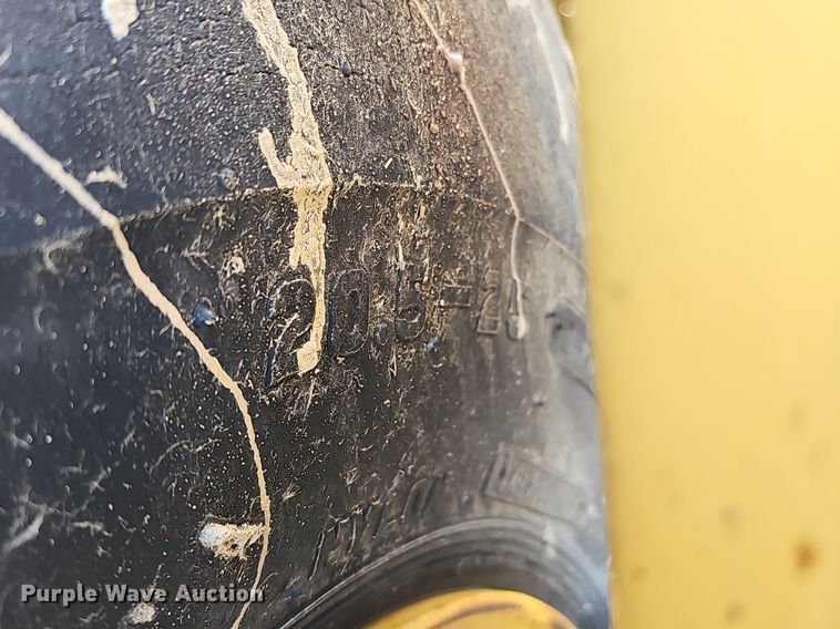 image for item DK0536 2004 John Deere 1810E scraper