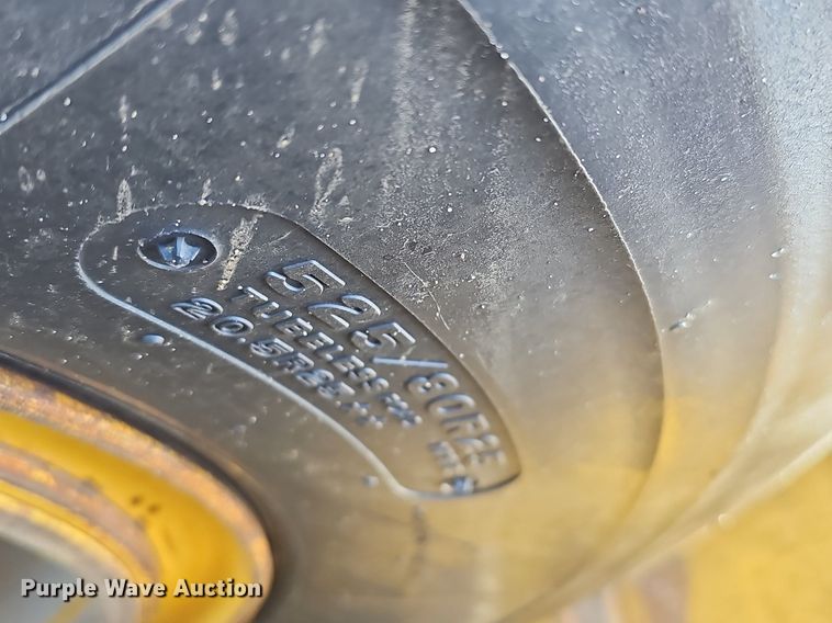 image for item DK0536 2004 John Deere 1810E scraper