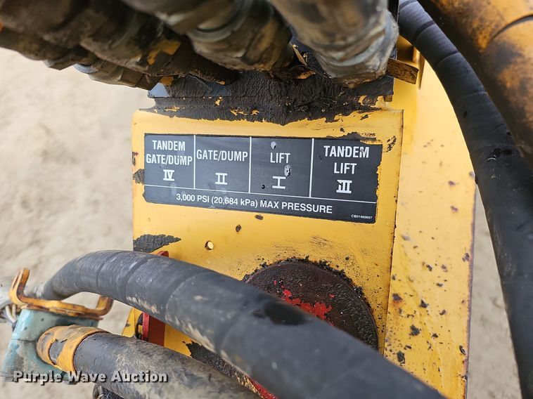 image for item DK0537 2008 John Deere 1810E scraper