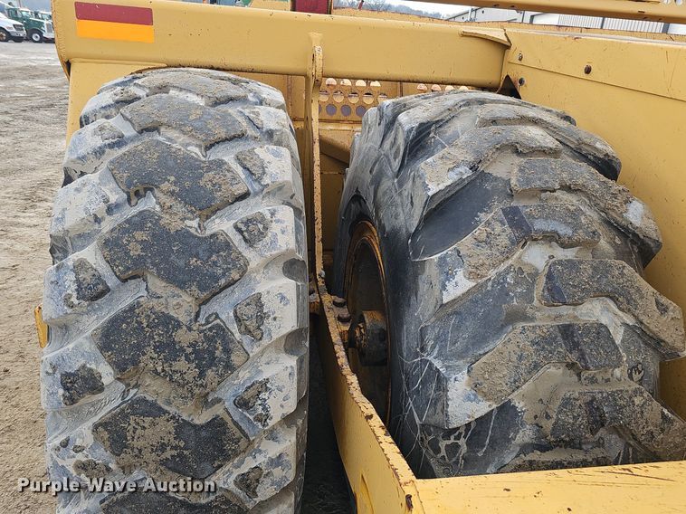 image for item DK0537 2008 John Deere 1810E scraper