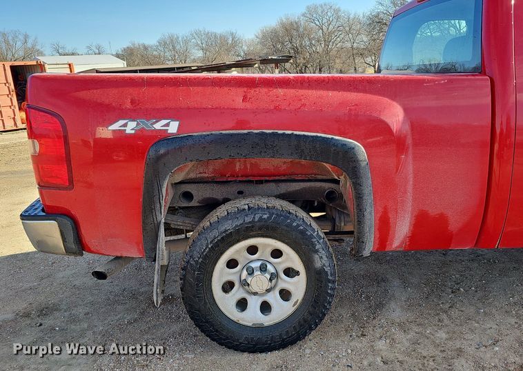 image for item DK0562 2010 Chevrolet Silverado 1500 Ext. Cab pickup truck