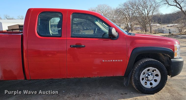 image for item DK0562 2010 Chevrolet Silverado 1500 Ext. Cab pickup truck