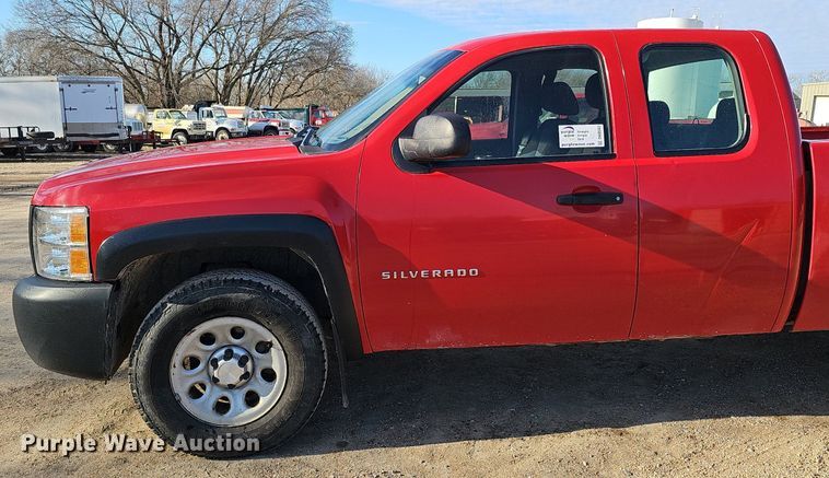image for item DK0562 2010 Chevrolet Silverado 1500 Ext. Cab pickup truck