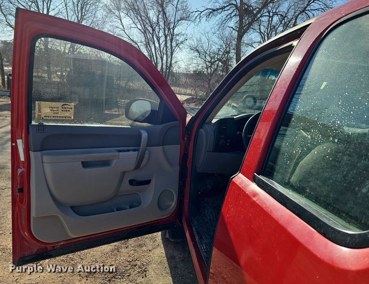 image for item DK0562 2010 Chevrolet Silverado 1500 Ext. Cab pickup truck