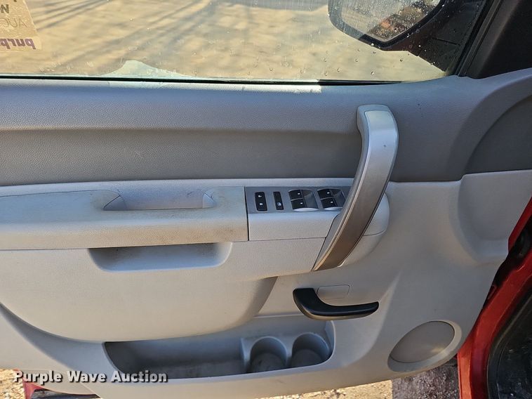 image for item DK0562 2010 Chevrolet Silverado 1500 Ext. Cab pickup truck