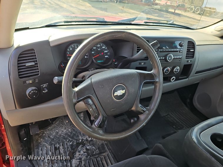 image for item DK0562 2010 Chevrolet Silverado 1500 Ext. Cab pickup truck