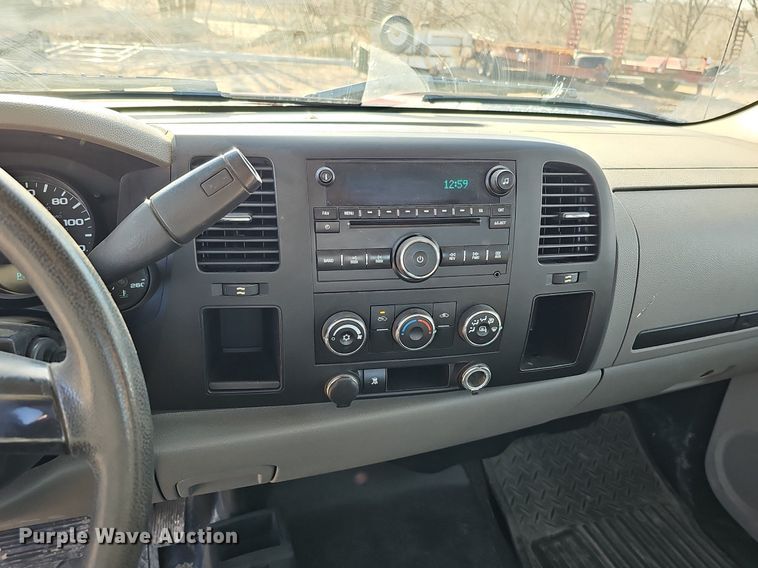 image for item DK0562 2010 Chevrolet Silverado 1500 Ext. Cab pickup truck