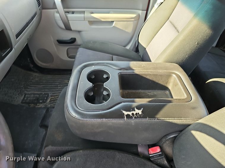 image for item DK0562 2010 Chevrolet Silverado 1500 Ext. Cab pickup truck