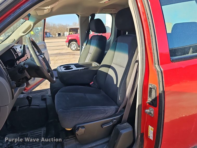 image for item DK0562 2010 Chevrolet Silverado 1500 Ext. Cab pickup truck