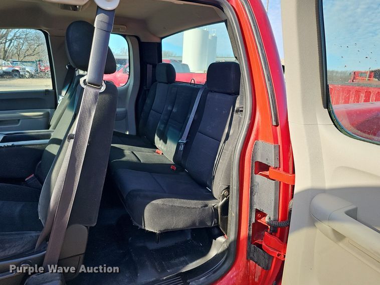 image for item DK0562 2010 Chevrolet Silverado 1500 Ext. Cab pickup truck